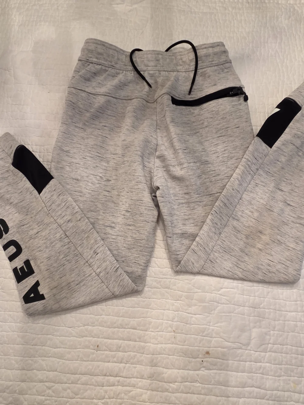 American Eagle Kids Grey Knit Jogger Pants with Black Accents Size XS